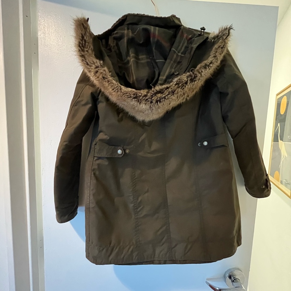 Waxed women’s Barbour winter jacket with fur hood - Picture 2 of 5